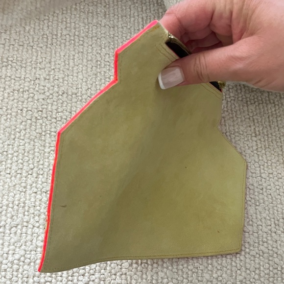 Madeline Chadwick Yellow Wristlet Clutch - Picture 4 of 7